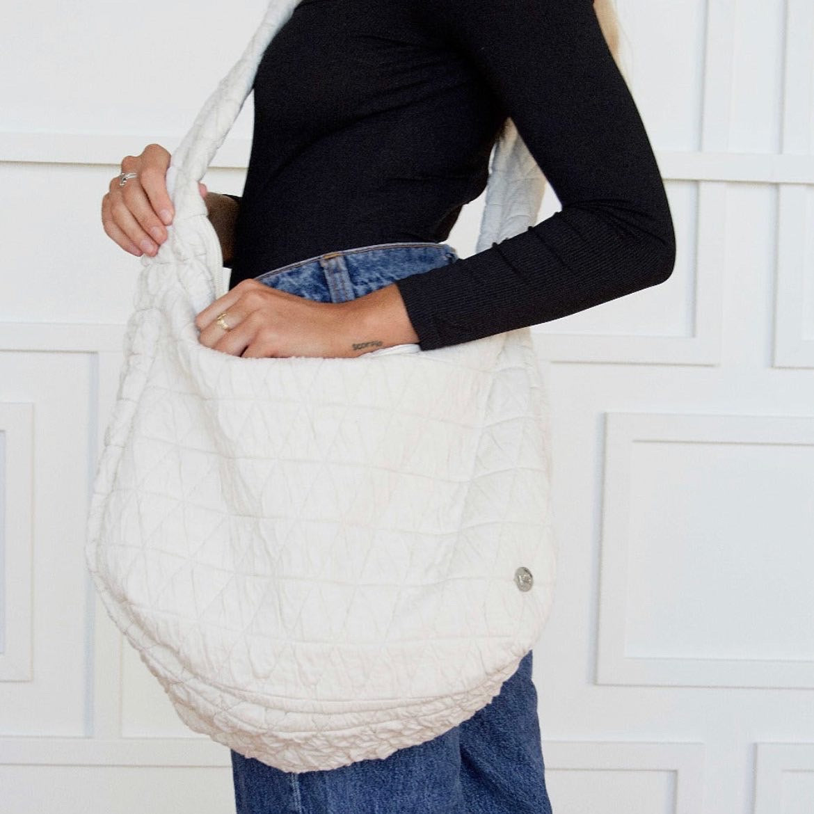 Unclose quilted hobo bag Clearance